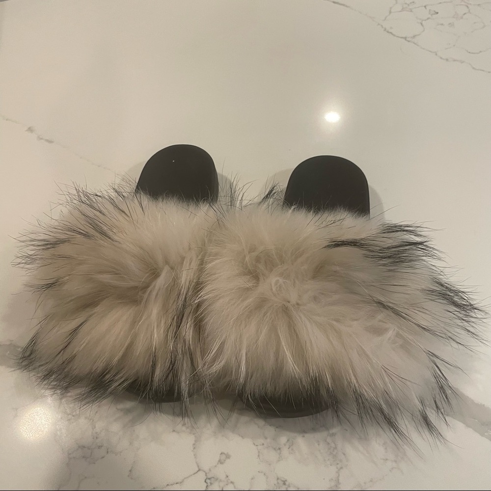 Light Gray furry fuzzy sandals